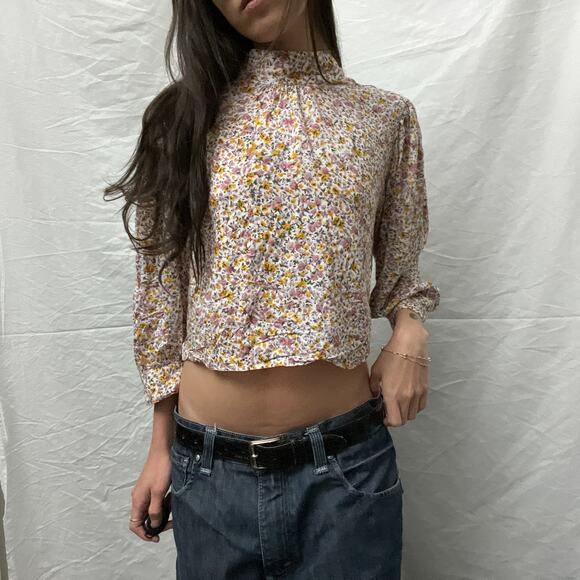 rollas dainty floral print boho balloon sleeve button back cropped blouse top - Picture 2 of 8